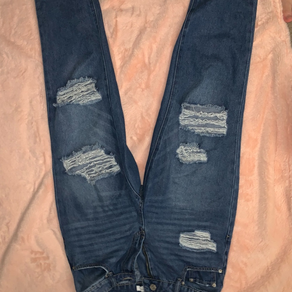 Dark blue mom jeans only worn twice really cute really comfortable